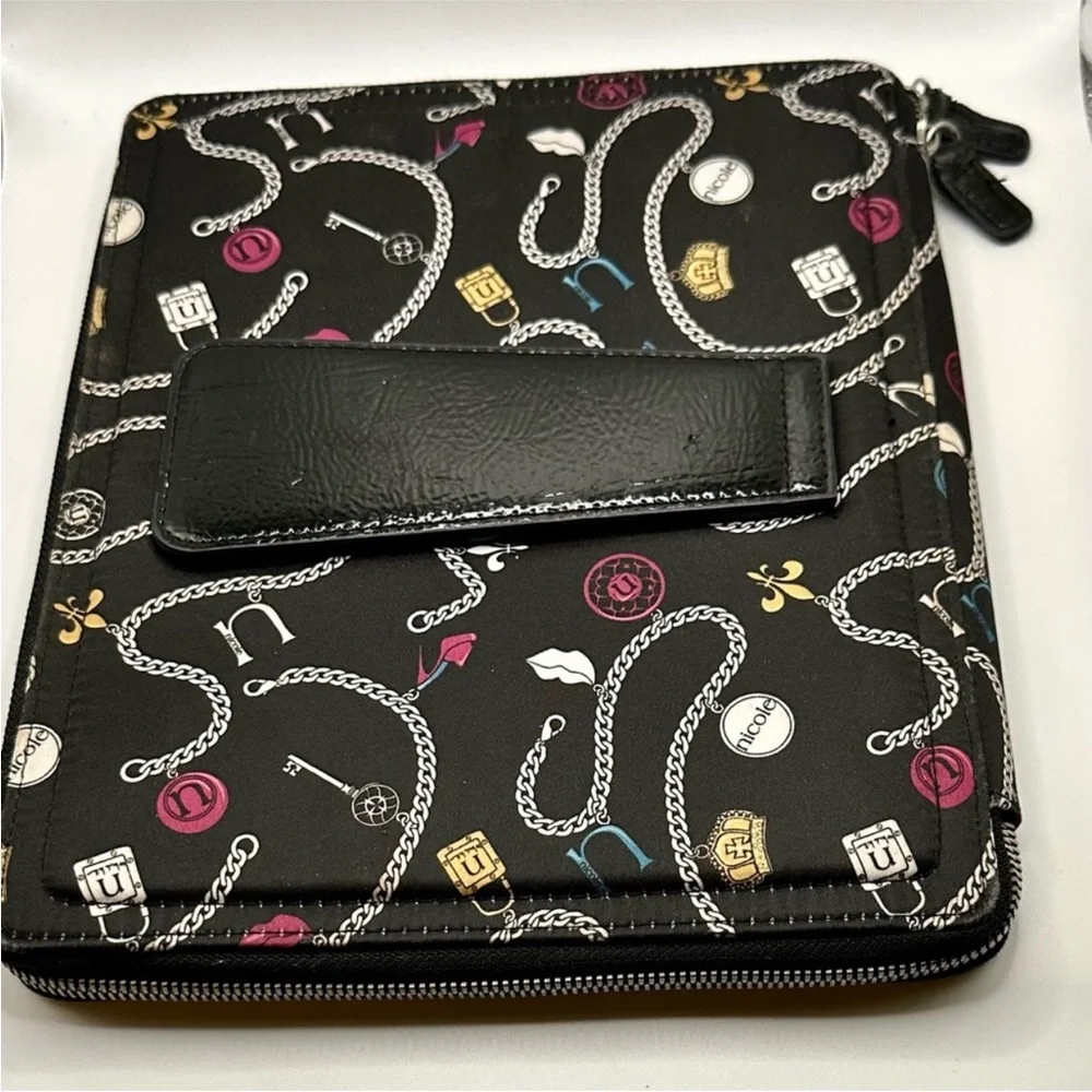 Nicole Miller 11” Zippered Cushioned iPad case Host Pick